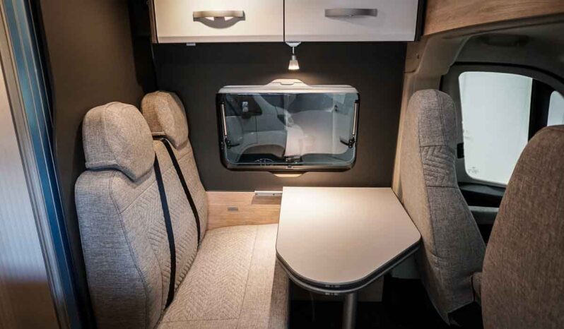 Camper Dethleffs Globetrail Fiat 600DR lleno