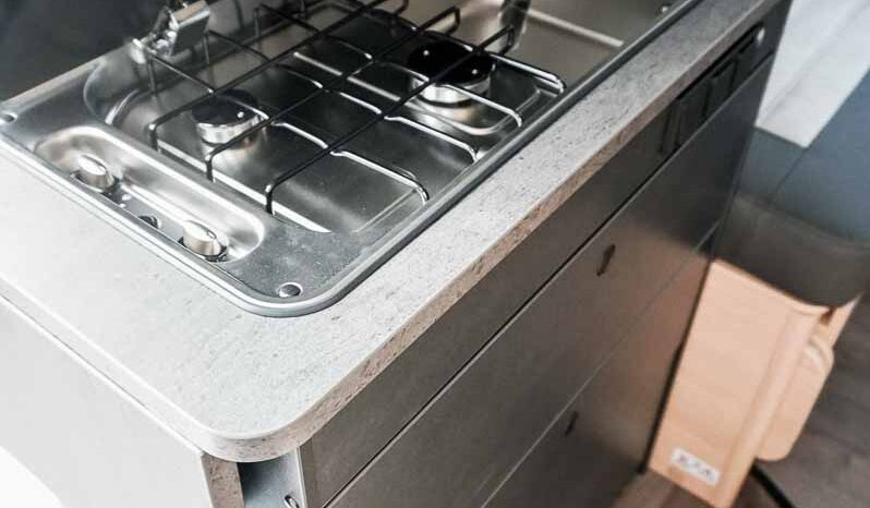 SUNLIGHT VAN LIFE 540V  ADVENTURE EDITION lleno