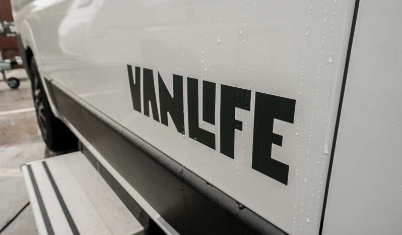 SUNLIGHT VAN LIFE 540V  ADVENTURE EDITION lleno