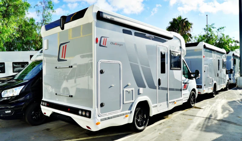 Challenger 250 Graphite Edition lleno