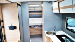 DETHLEFFS JUST CAMP T7052DBL lleno